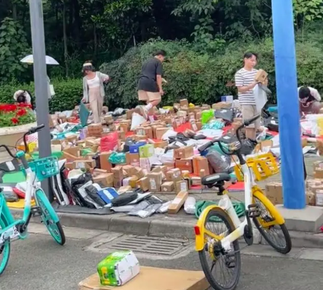 成都一高校拒绝快递进校？校方发布情况说明3
