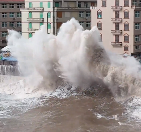 可能出现龙卷！“卡努”逼近浙江，沿海掀七层楼高巨浪！8