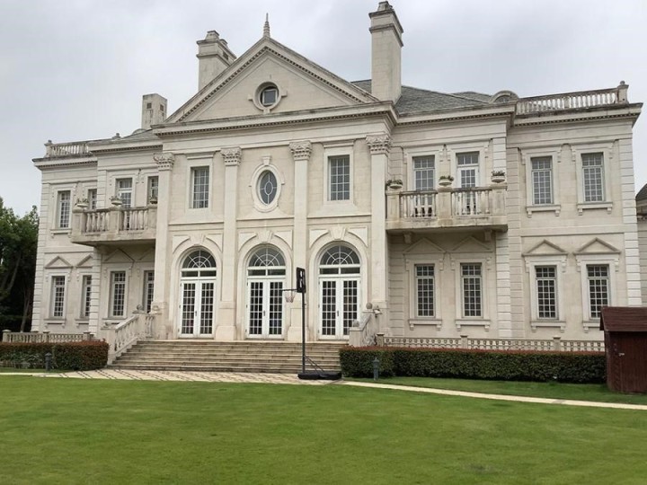 刚在上海花2.85亿元拍下豪宅的是谁？业内：他投资背景专业且有实战经验1