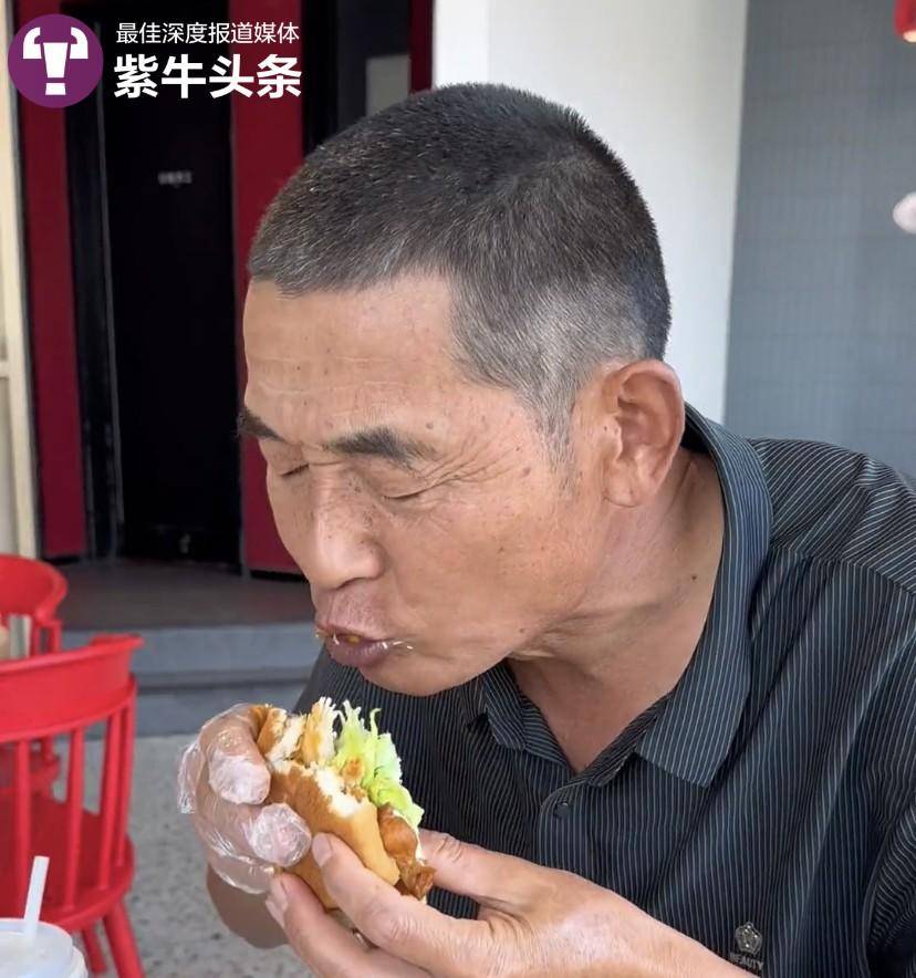 小伙打工攒钱带自幼失聪的父亲种人工耳蜗：期待爸爸喊出我的名字6
