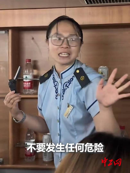 K396女乘务员口述四天三夜经历：乘务组最后离开落坡岭1