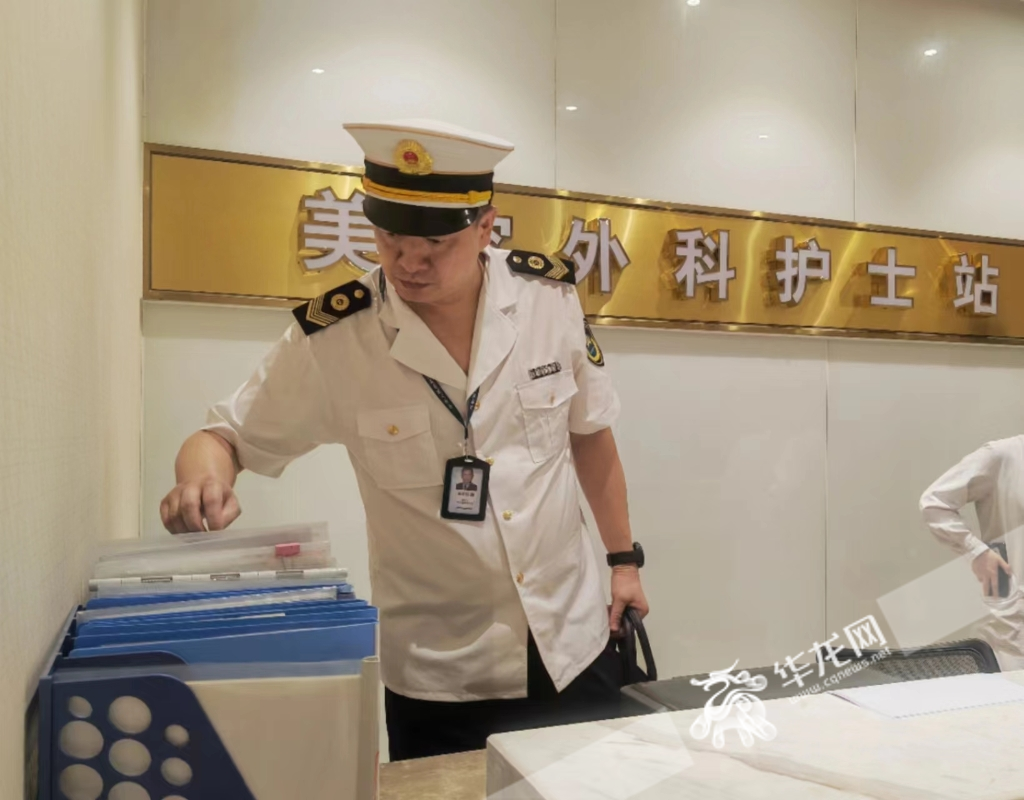 突击检查现场。资料图