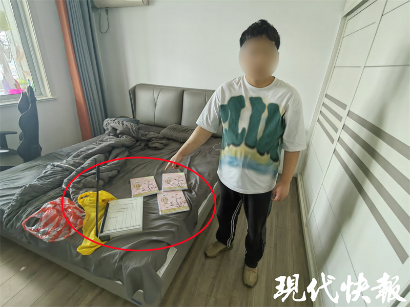 一张赚六毛，小舅子竟带姐夫贴涉黄卡片2