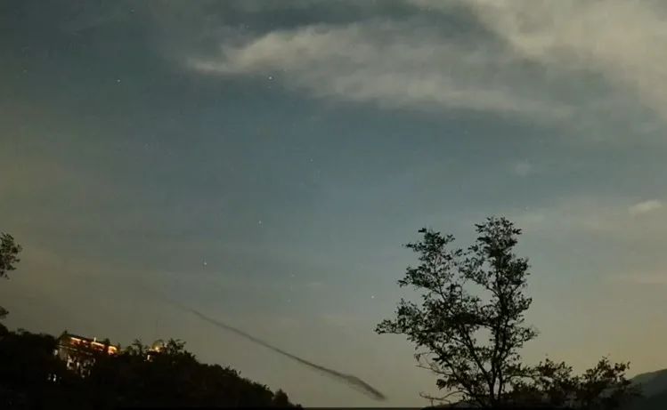 6天拍到3次！专家：目前可认定为UFO1