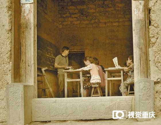 十年后的回访</p><p>坚守或离开，他们对乡村教育的热爱一点没少14