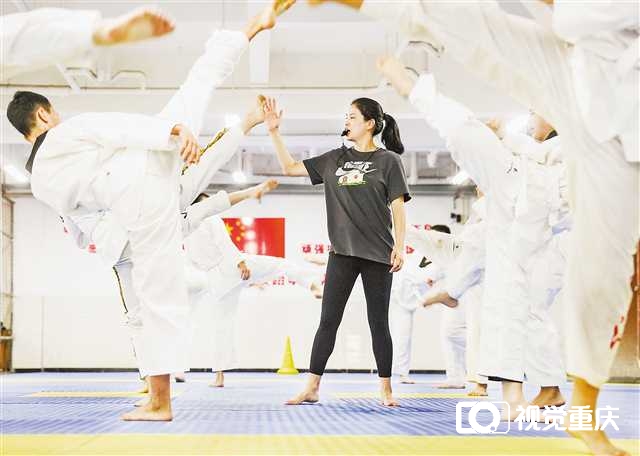 十年后的回访</p><p>坚守或离开，他们对乡村教育的热爱一点没少4