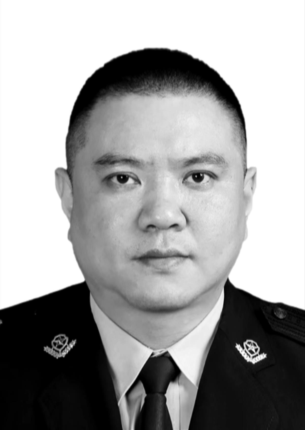 福建永泰2000余人送别3名壮烈牺牲的抗洪英雄，消防员胡旭东骨灰今日运回湖南邵东老家3