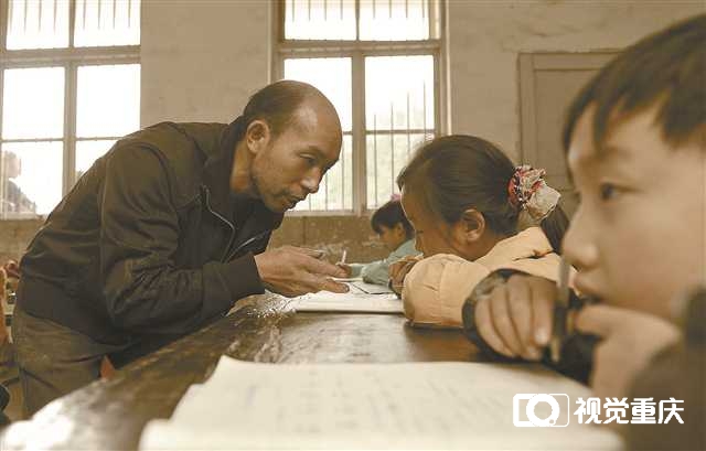 十年后的回访</p><p>坚守或离开，他们对乡村教育的热爱一点没少18