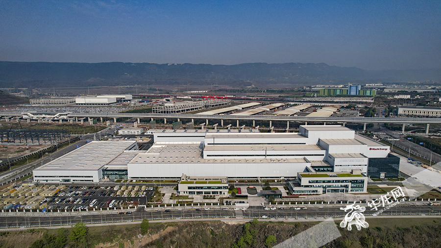 该基地是日立能源全球最大的生产基地之一。华龙网 首席记者 李文科 摄 
