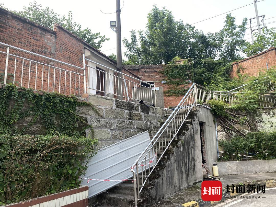 男子在驾校上厕所时猝死？警方回应：从现场来看排除刑事案件