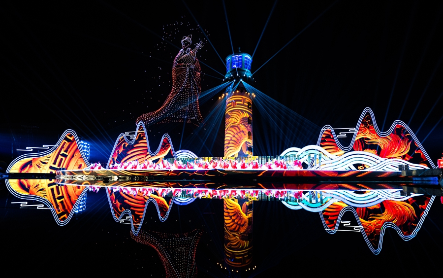第十四届中国长江三峡国际旅游节开幕式无人机表演。