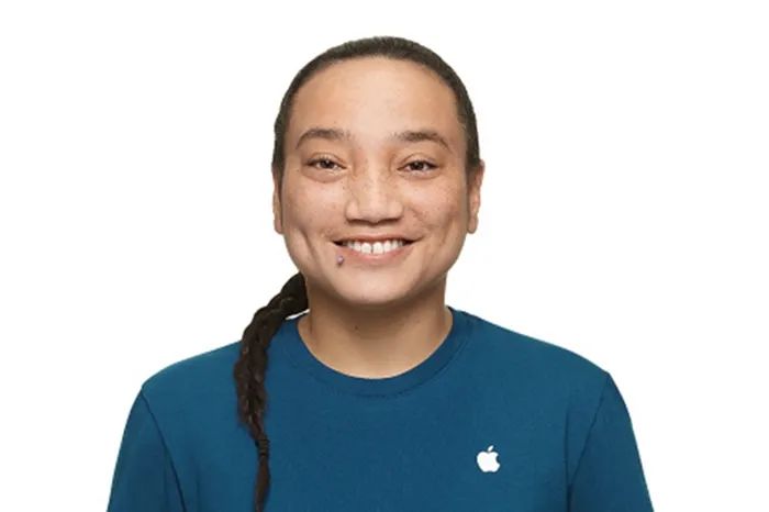 苹果“辫子”客服引争议，知情人称该客服系系美国女员工1