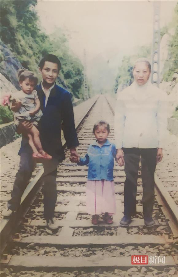 “余华英拐卖11名儿童案”18日宣判，受害者杨妞花：将把判决书带到父母坟前1