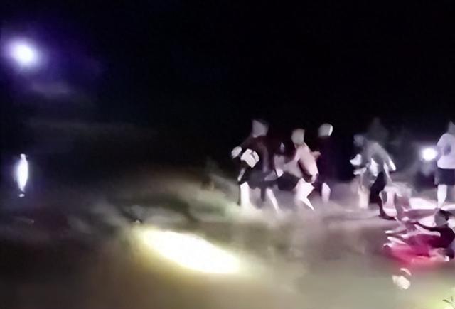 4名男孩溺亡其中3人亲兄弟，父亲称村民曾多次反映水塘隐患，街道回应：4人年龄不到十岁，原因在查1