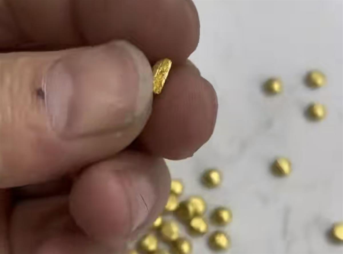 市面上出现掺“铼”黄金，检测仪器难分辨，专家提醒最好通过正规渠道买金1