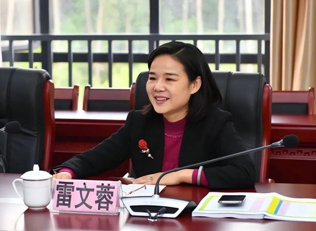 35岁成为女市长，21年后主动投案2