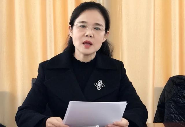 35岁成为女市长，21年后主动投案4