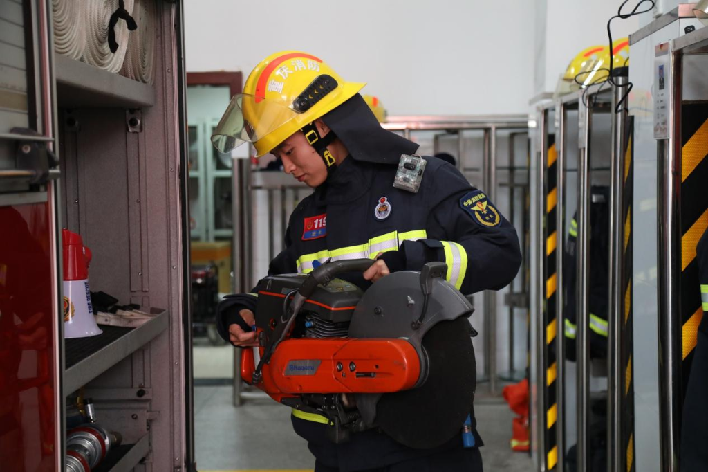 两江新区消防救援支队 彭冬。两江新区融媒体中心供图