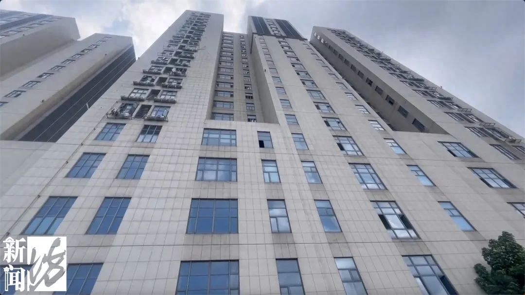 上海一小区遭“断电通牒”：居民按时交电费，为啥小区欠费百万元？11