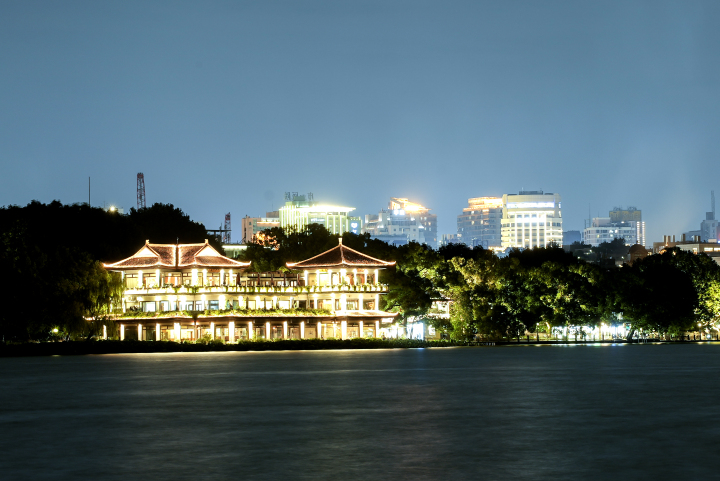好夢幻的亞運夜西湖！9月6日起至10月28日，西湖夜景燈光每日開啟10