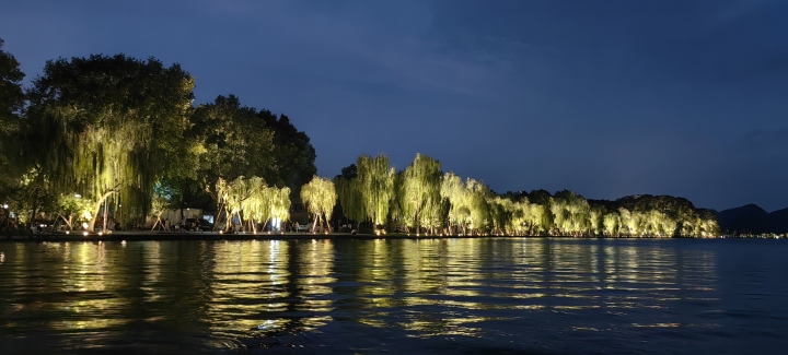 好夢幻的亞運夜西湖！9月6日起至10月28日，西湖夜景燈光每日開啟9