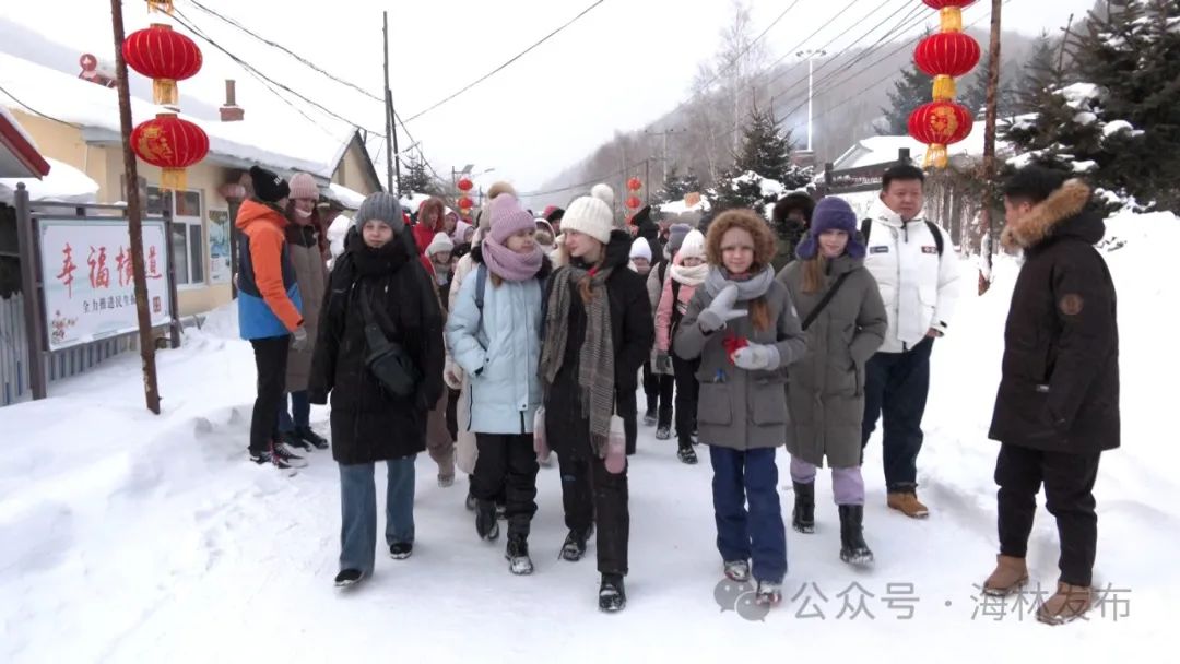 “俄罗斯套娃”抵达牡丹江、英国“大土豆”被冰雕震撼……黑龙江火到国外1