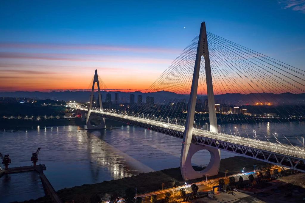 Baijusi Yangtze River Bridge (Photo provided by interviewee)