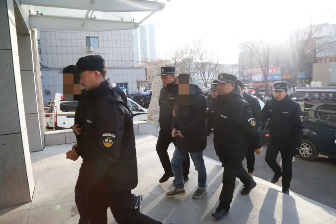 警方破获特大网络组织淫秽表演案，涉女主播约4000多人5