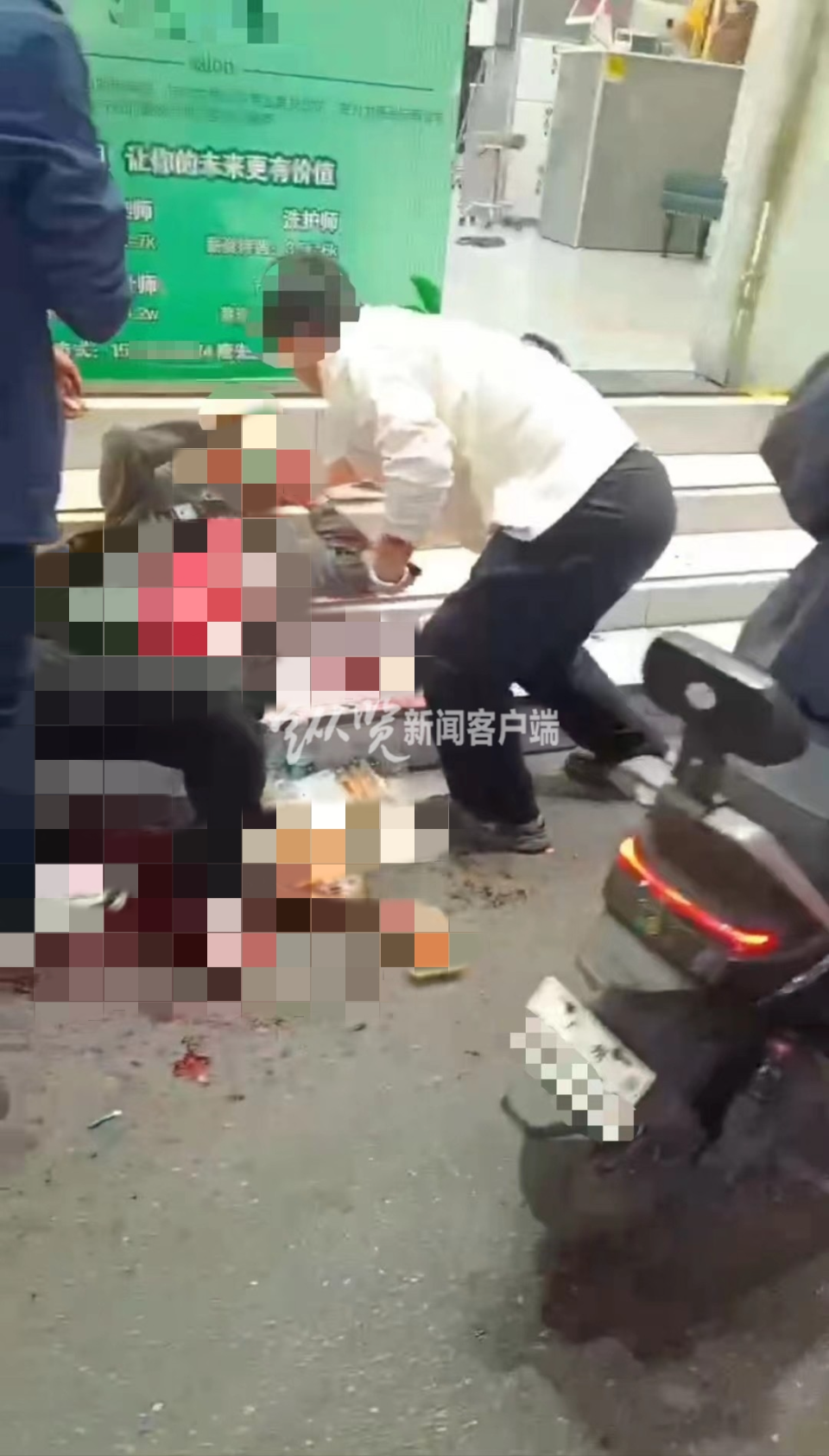 网传广州一男子因发型问题与理发师发生口角被捅死，派出所：并未死亡，案件正在侦办中