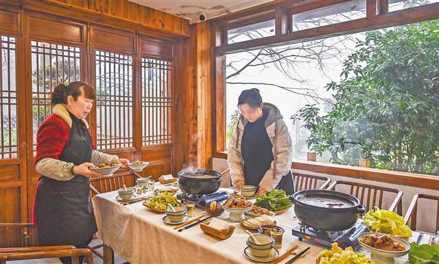  重报深一度 | 看总书记关注的这两个村如何靠山“吃”山2