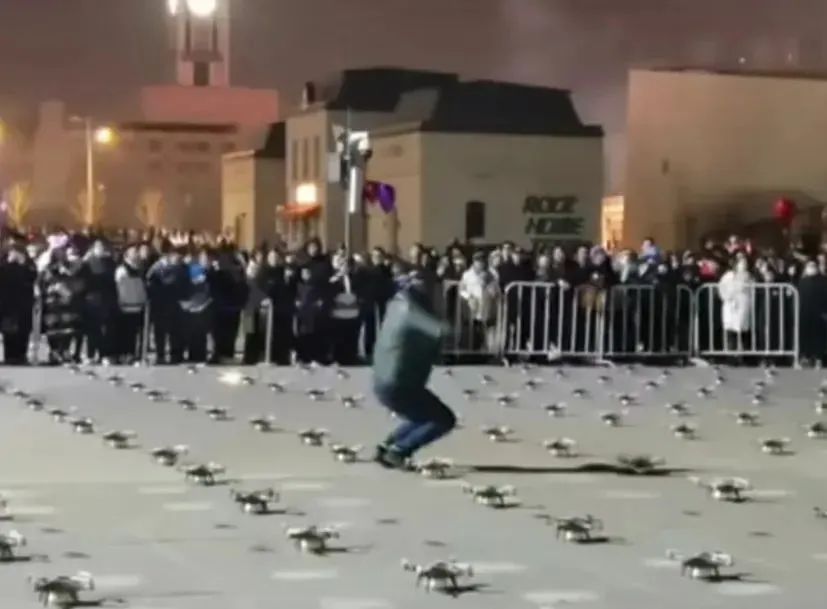 无人机表演取消主办方下跪道歉？多方回应3