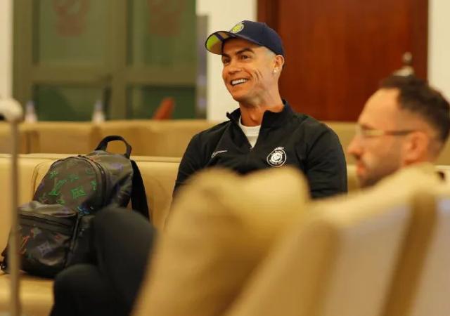 时隔四年半，C罗随队抵达中国，将对阵浙江队2