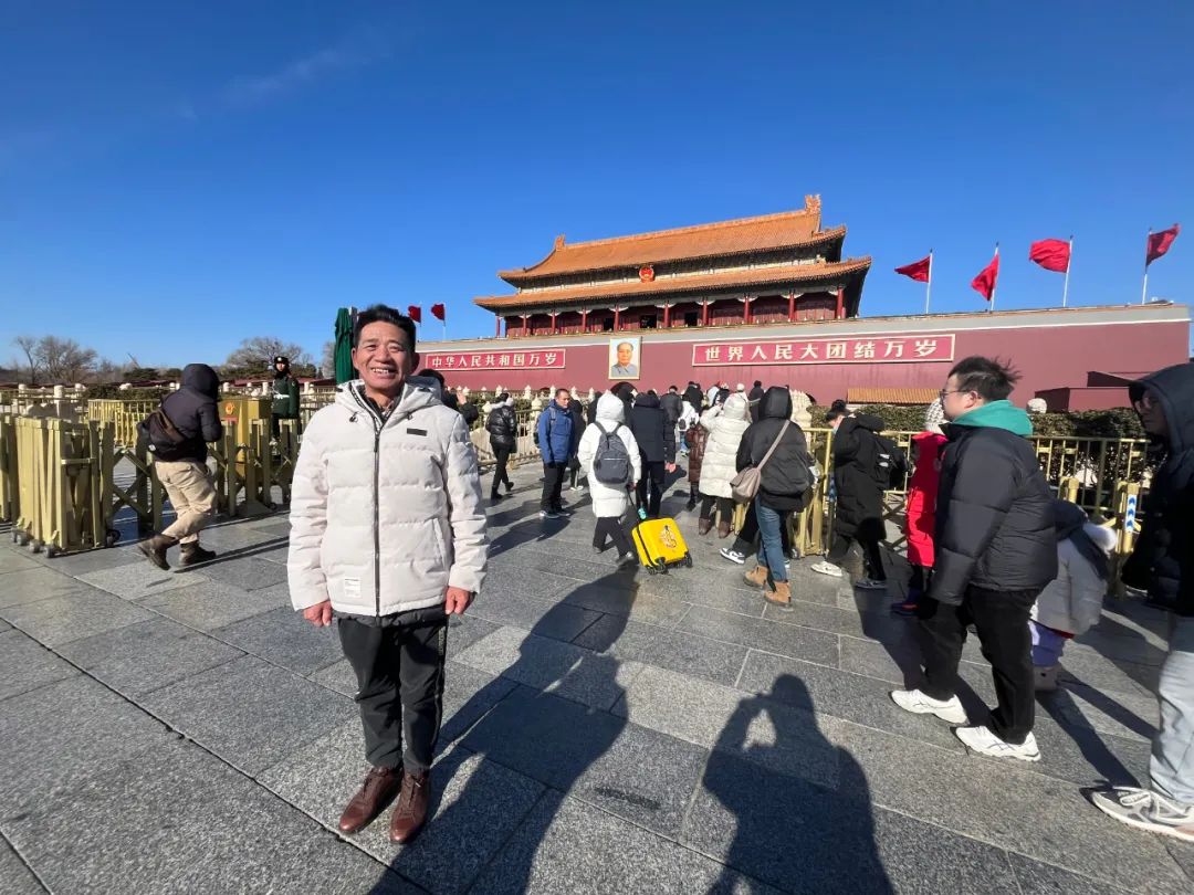 街头弹钢琴走红的工人大叔、农民诗人“田鼠大婶”……他们收到了龙年春晚邀请函!2