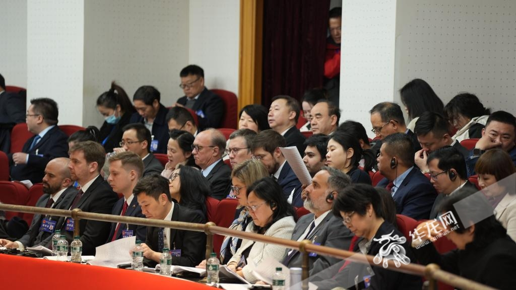 Diplomatic and consular officials from 17 countries stationed in places such as Chongqing and Chengdu attending the opening ceremony.