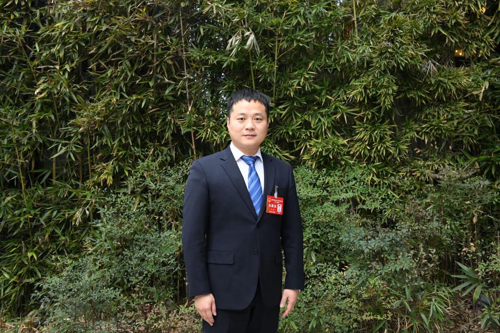 重庆市人大代表、重庆中防德邦防水技术有限公司技术研发部副经理刘涛。受访者供图