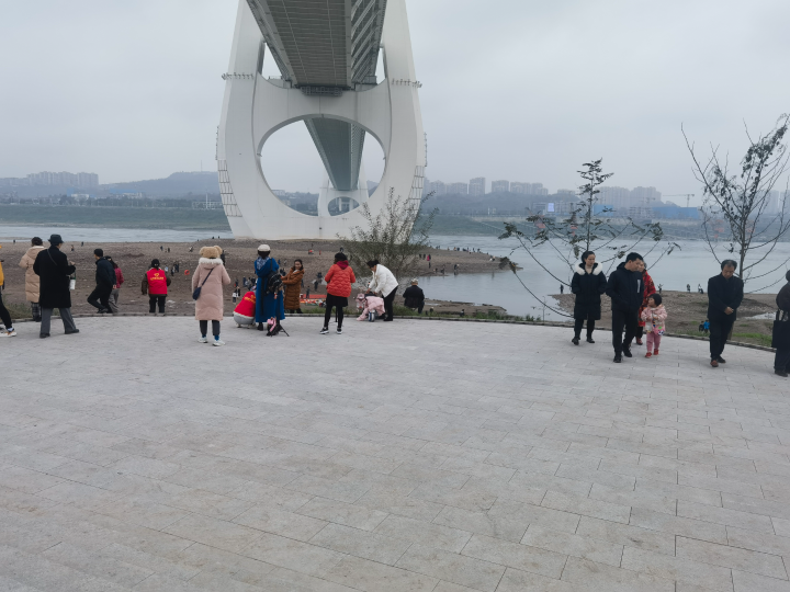 Sightseeing platforms completed and put into use. (Photographed by Fang Xia)