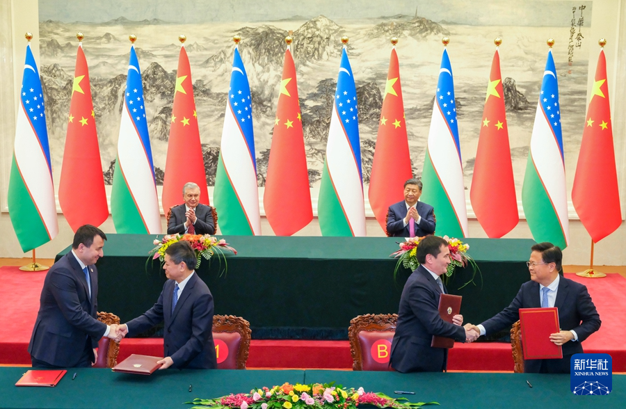 习近平同乌兹别克斯坦总统米尔济约耶夫会谈4