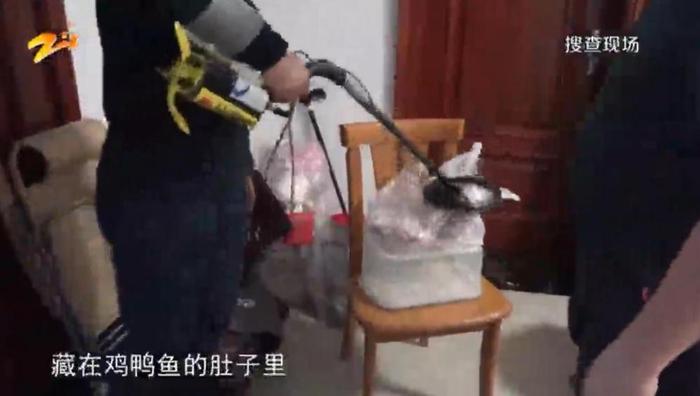 女厅官将黄金藏跑步机里!贪官们这些藏钱方法堪称“脑洞大开”4