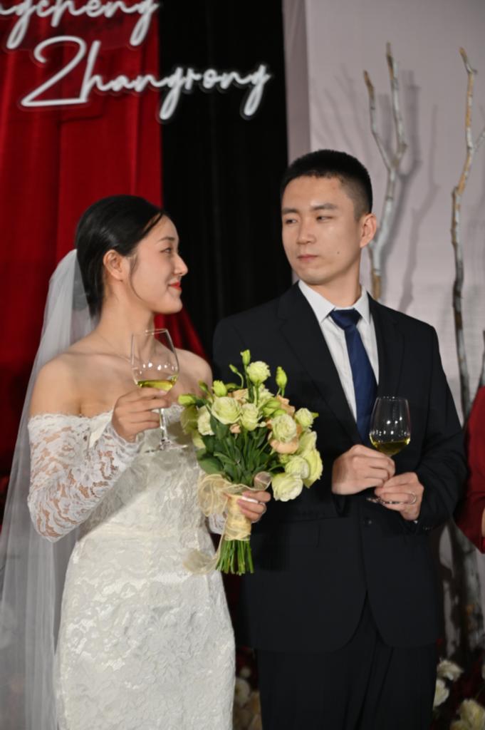 图1 两个月前，张榕和丈夫举办了一场“三无婚礼”。受访者供图
