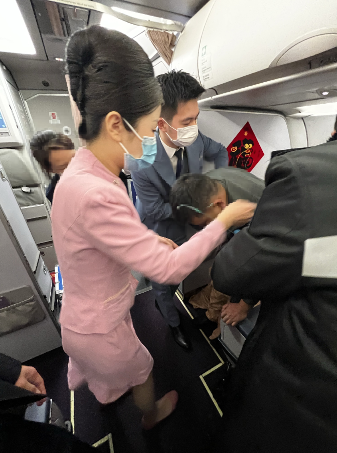 在社交平台上，江夏称公交卡内的钱还没用完。 截屏图2
