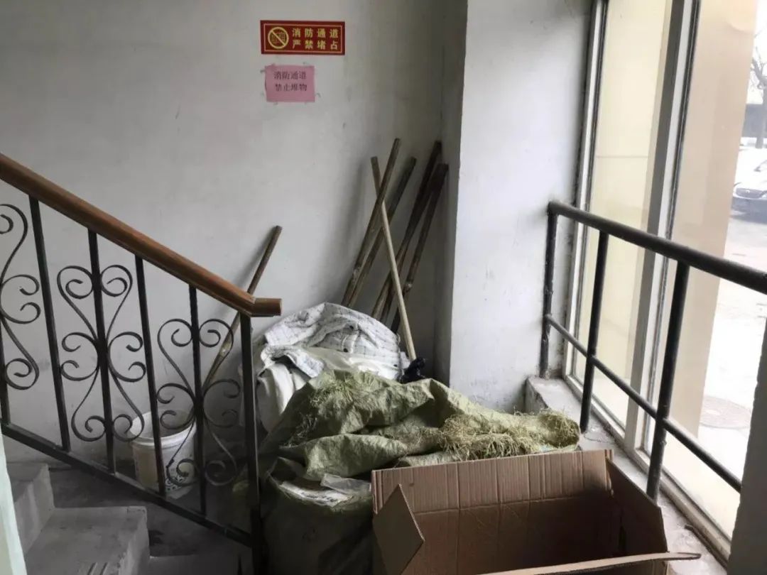 江西多地开拆经营场所影响逃生的防盗窗，部分地区已清理上千个3