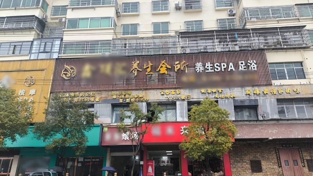 江西多地开拆经营场所影响逃生的防盗窗，部分地区已清理上千个1