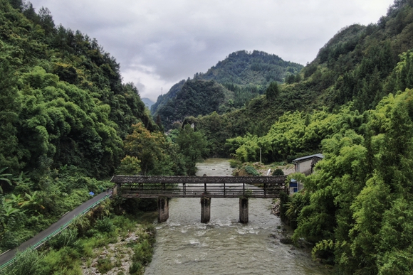 七里潭廊桥