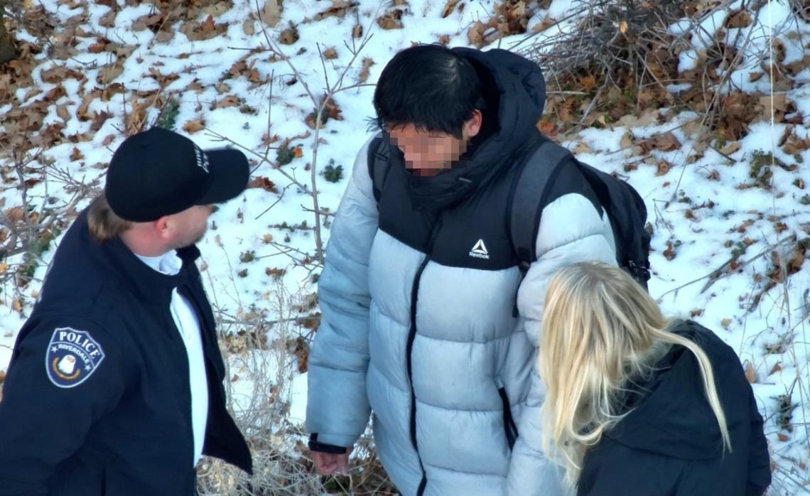 “虚拟绑架”盯上海外留学生，有的涉及诈骗金额上千万 多地警方曾发警情提示1