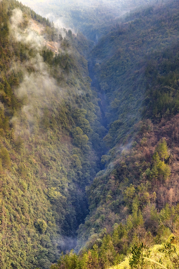 天井峡地缝