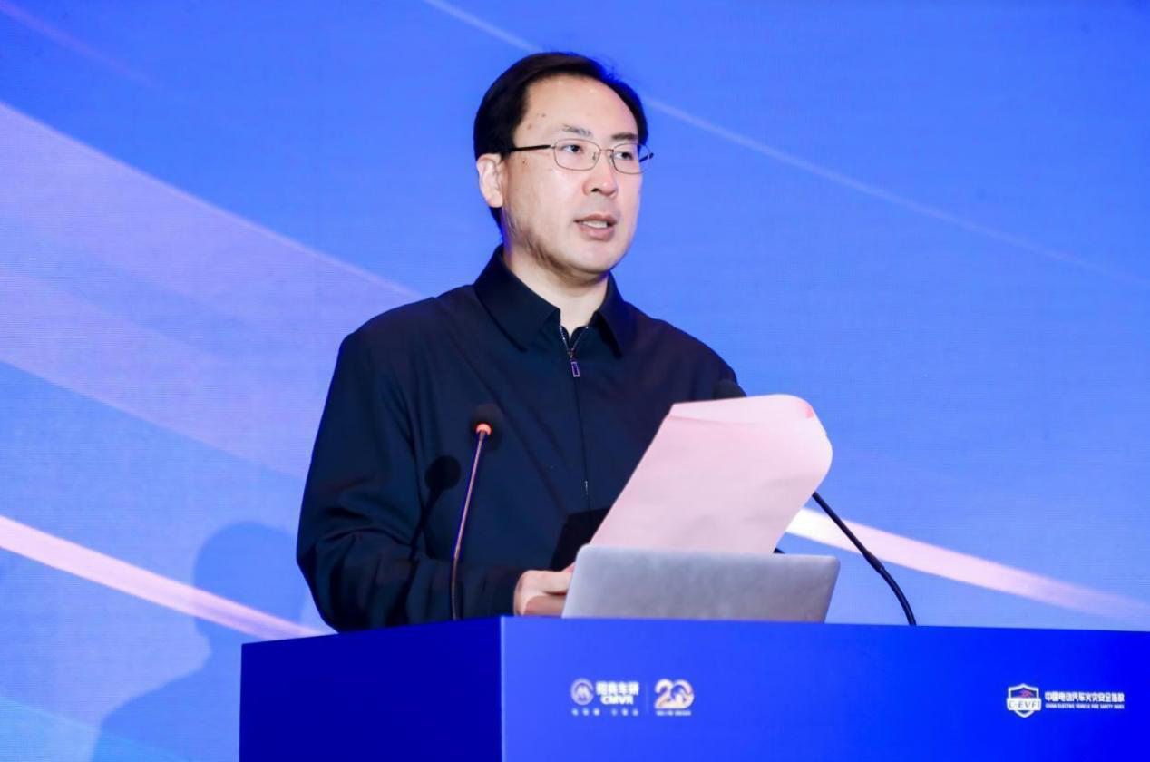 王昆副理事长兼秘书长致辞