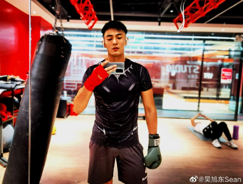 冲上热搜！35岁男演员确诊恶性肿瘤，过程让人唏嘘2