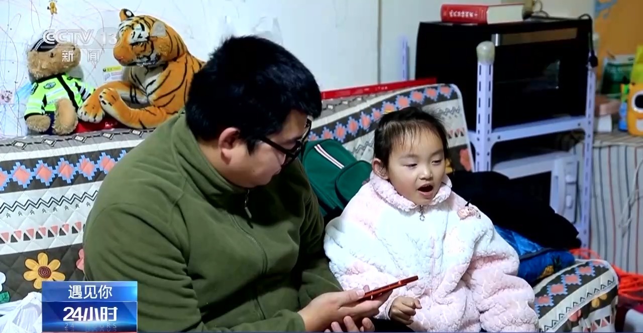 无声却有爱！ 听障夫妻经营小吃摊 为让女儿听到这个世界5