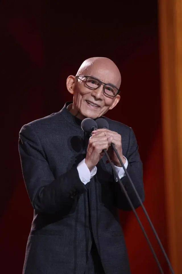 “90后”游本昌获奖感言“我好幸福哦”引泪目6