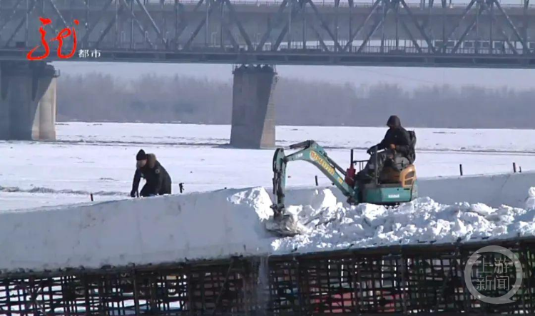 “尔滨”开拆冰雪景观：先后有讲究，也是技术活3